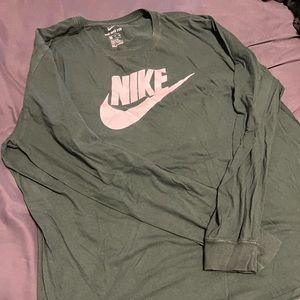 Nike long sleeve t-shirt